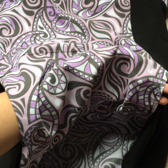 Like New Scrub Top - Picture 4 of 4